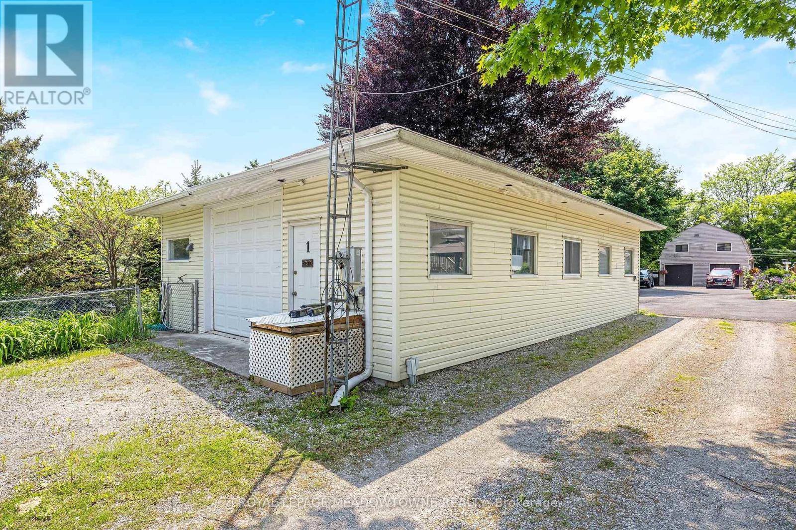 












1 CASELEY DRIVE

,
Halton Hills,




Ontario
L0P1K0

