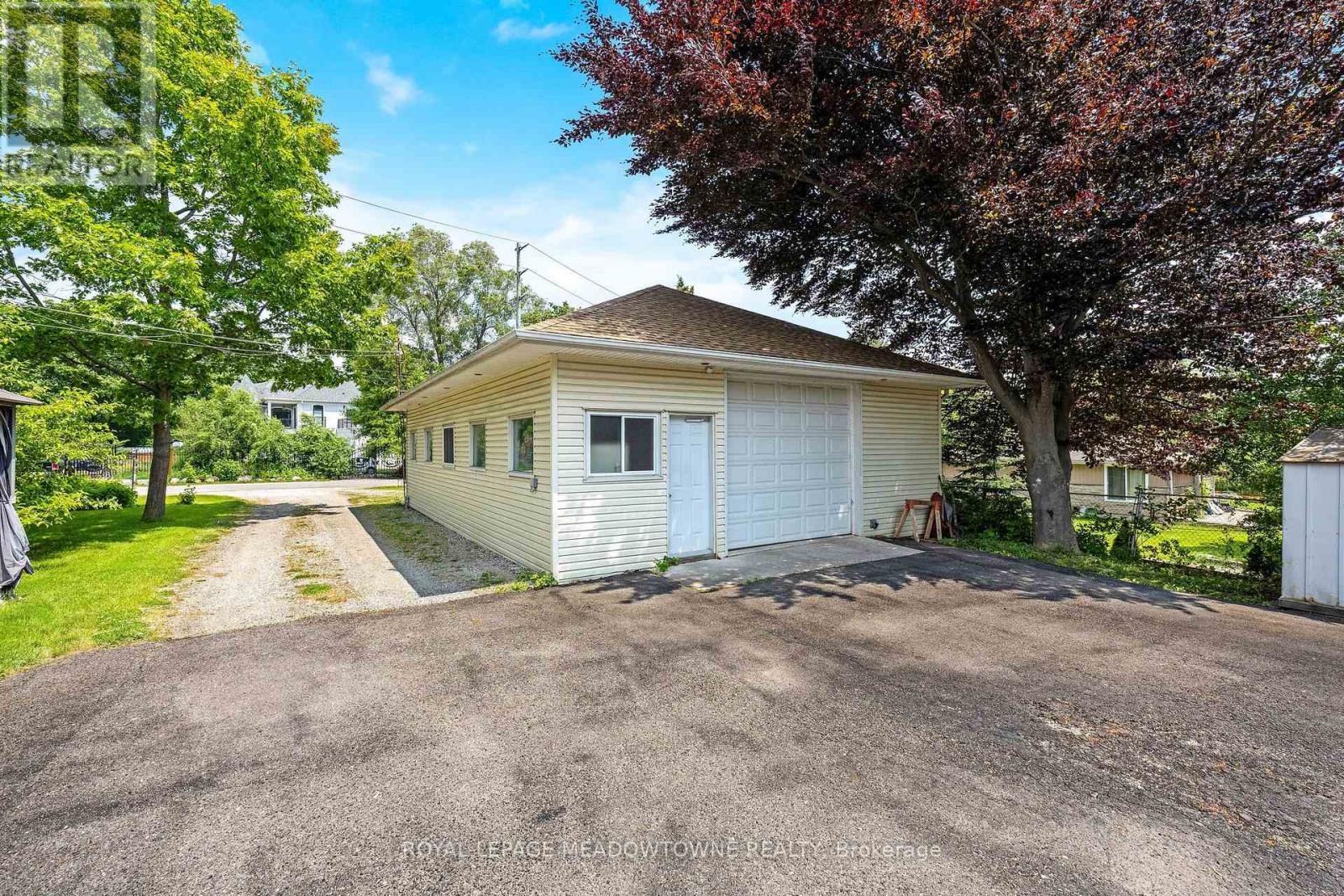 












1 CASELEY DRIVE

,
Halton Hills,




Ontario
L0P1K0

