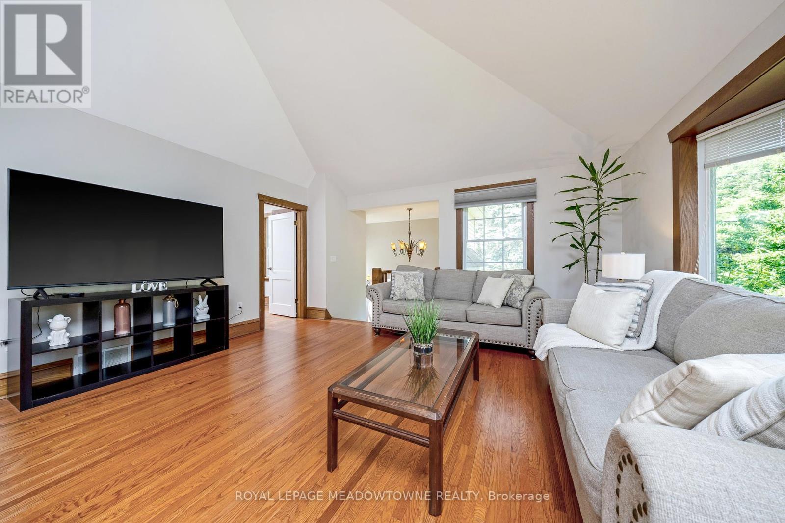 












1 CASELEY DRIVE

,
Halton Hills,




Ontario
L0P1K0

