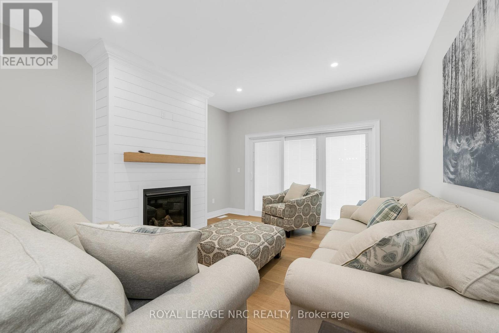 












736 CLARENCE STREET

,
Port Colborne (Sugarloaf),




Ontario
L3K0A8

