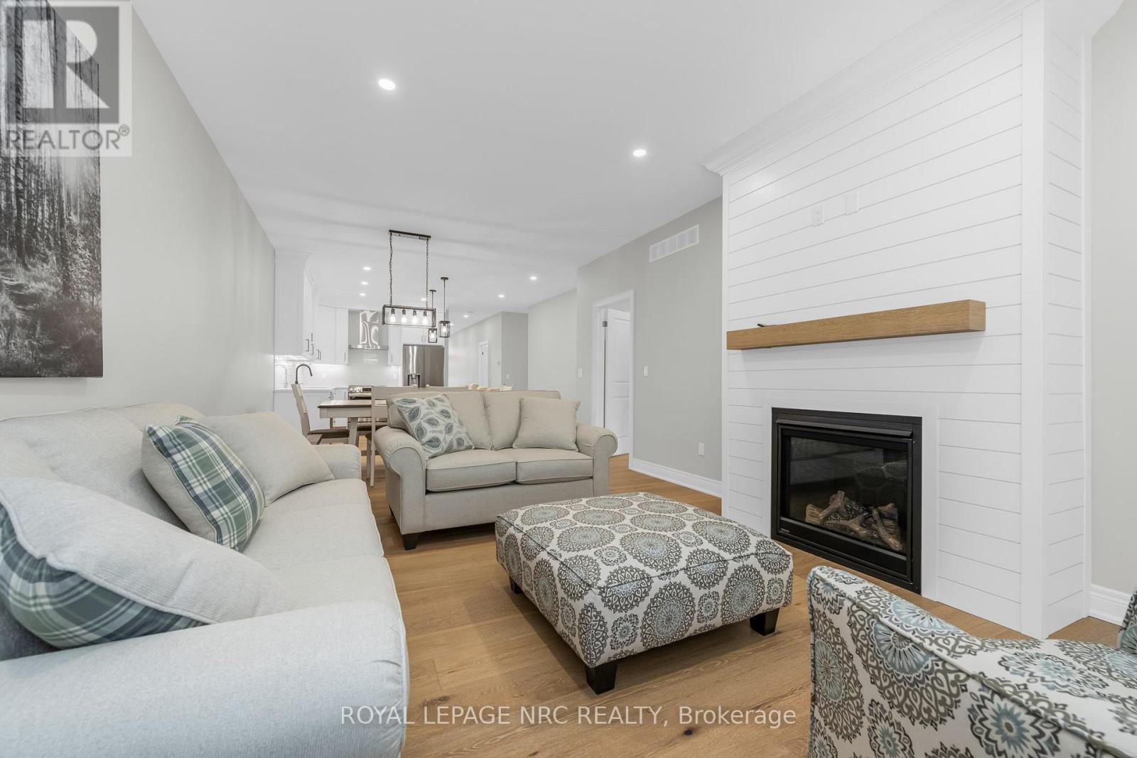 












736 CLARENCE STREET

,
Port Colborne (Sugarloaf),




Ontario
L3K0A8

