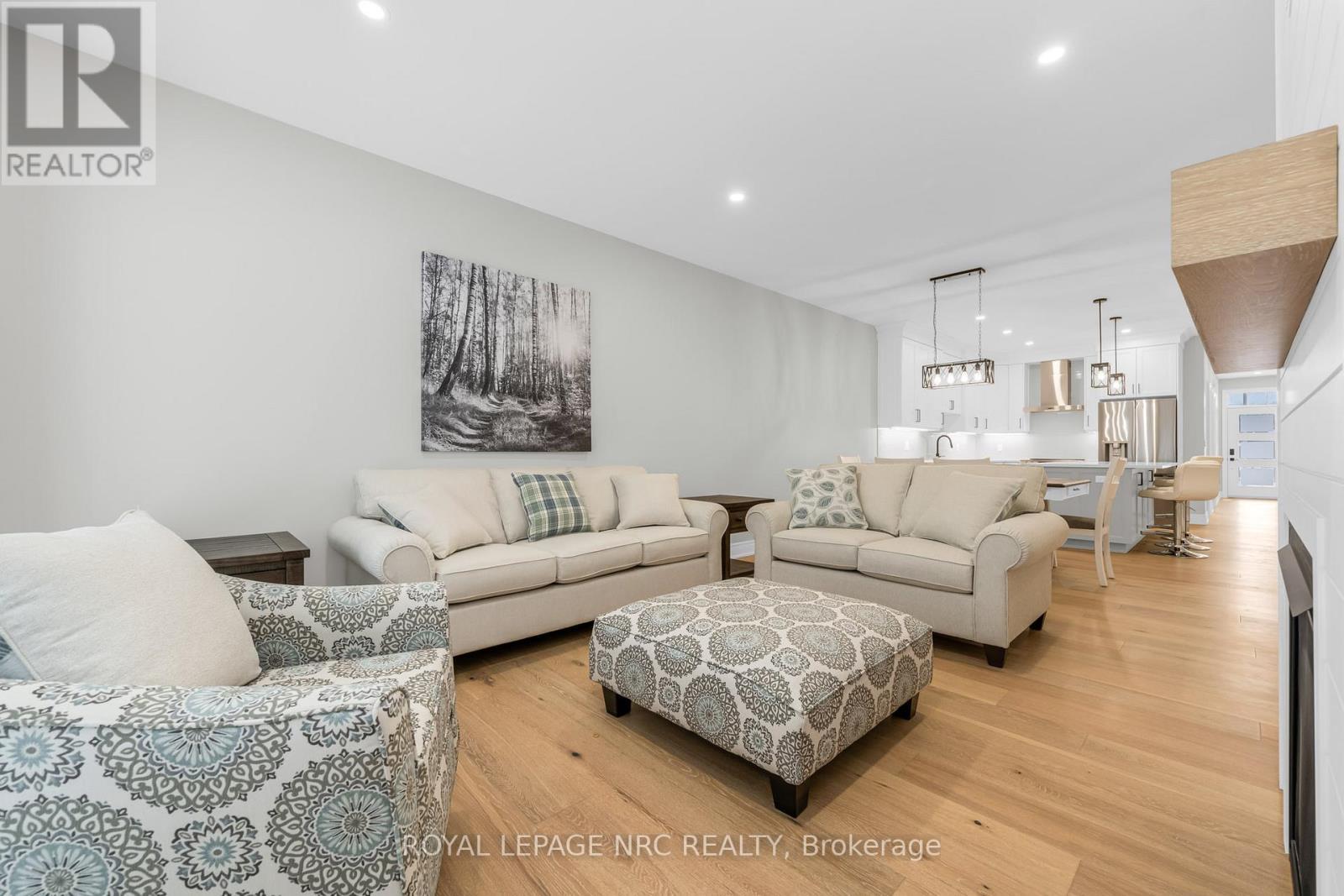 












736 CLARENCE STREET

,
Port Colborne (Sugarloaf),




Ontario
L3K0A8

