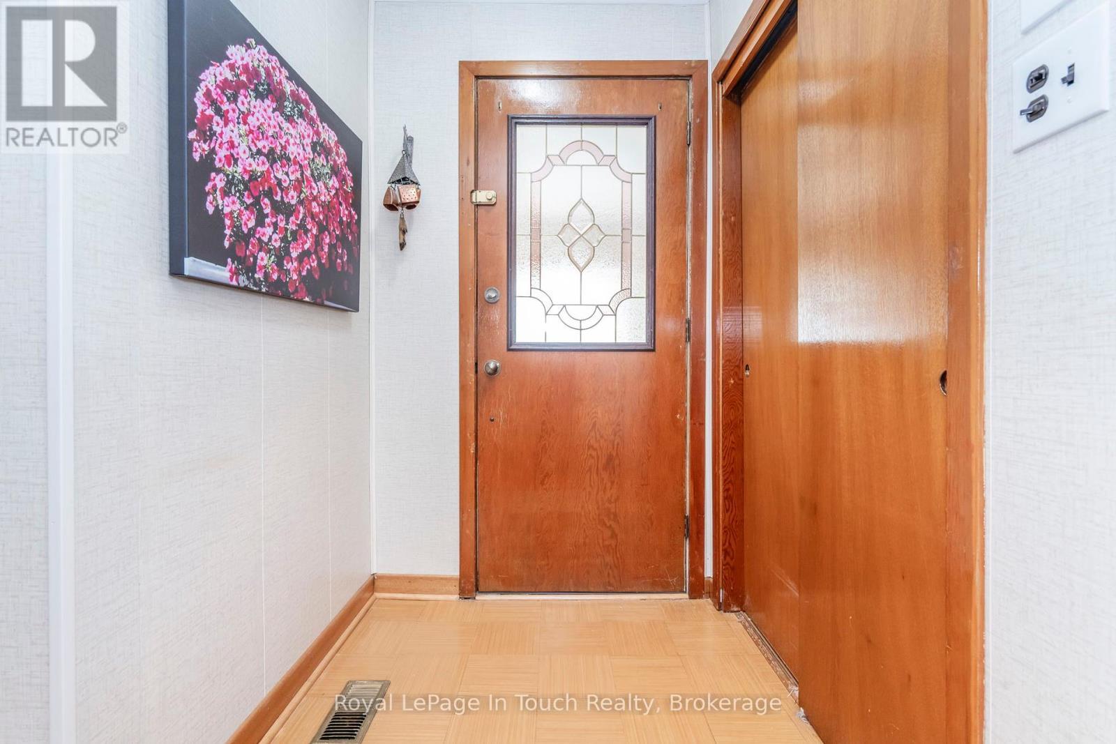 












828 HUGEL AVENUE

,
Midland,




Ontario
L4R1X6

