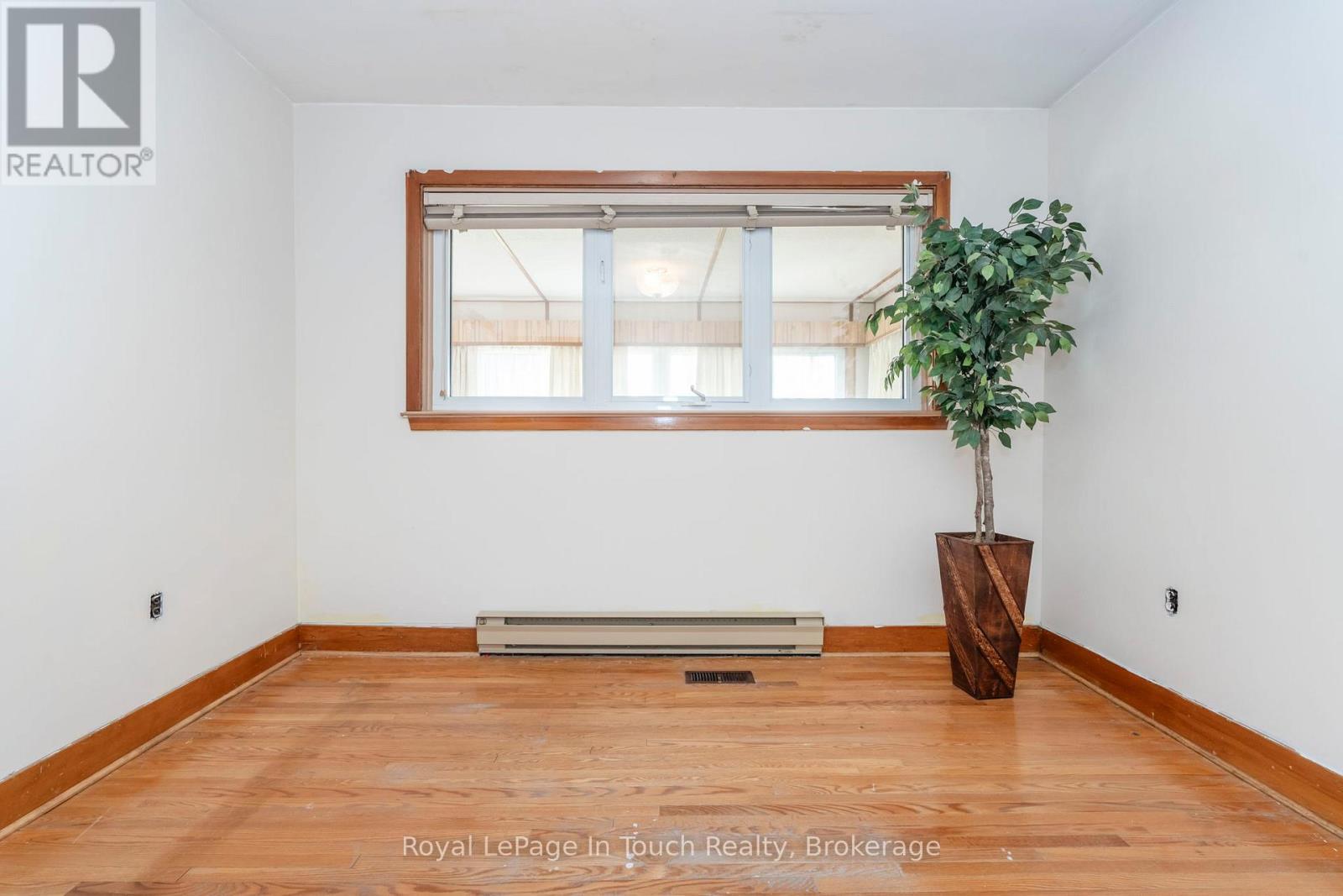 












828 HUGEL AVENUE

,
Midland,




Ontario
L4R1X6

