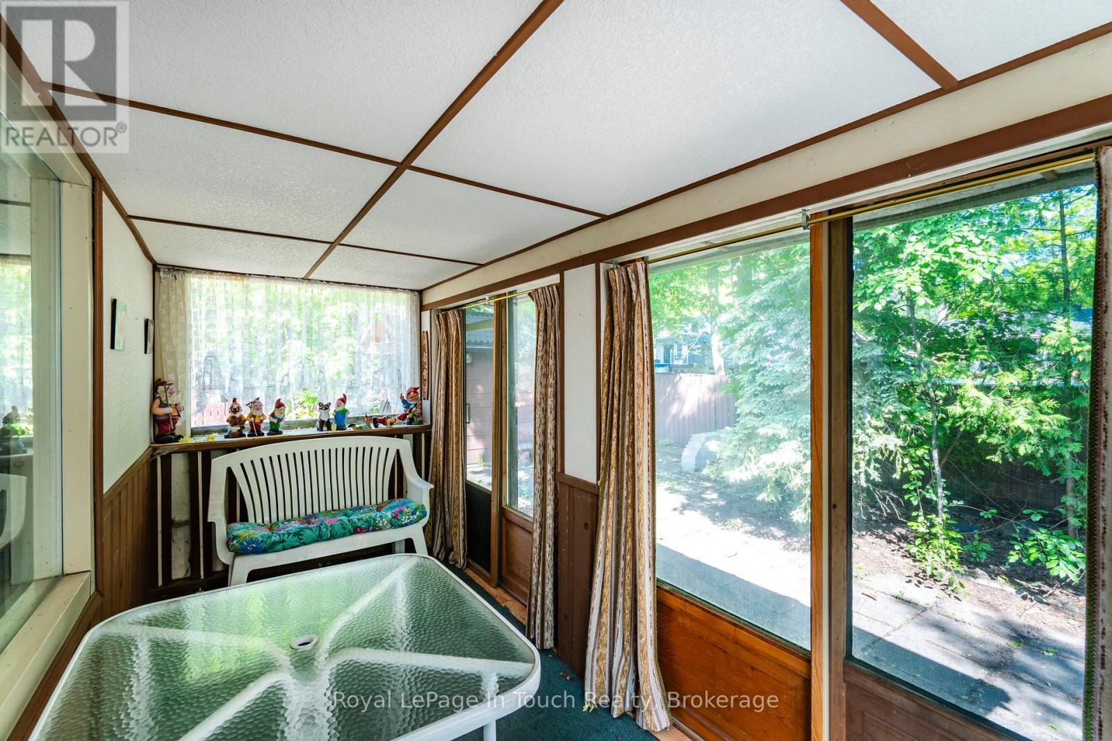 












828 HUGEL AVENUE

,
Midland,




Ontario
L4R1X6

