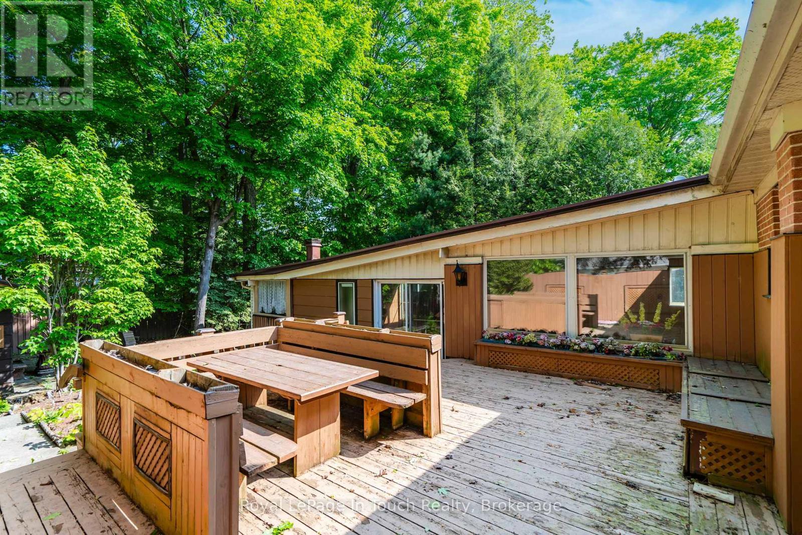 












828 HUGEL AVENUE

,
Midland,




Ontario
L4R1X6

