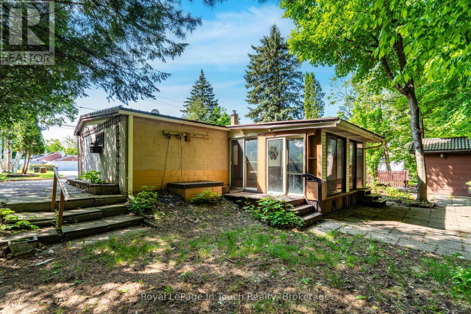 












828 HUGEL AVENUE

,
Midland,




Ontario
L4R1X6

