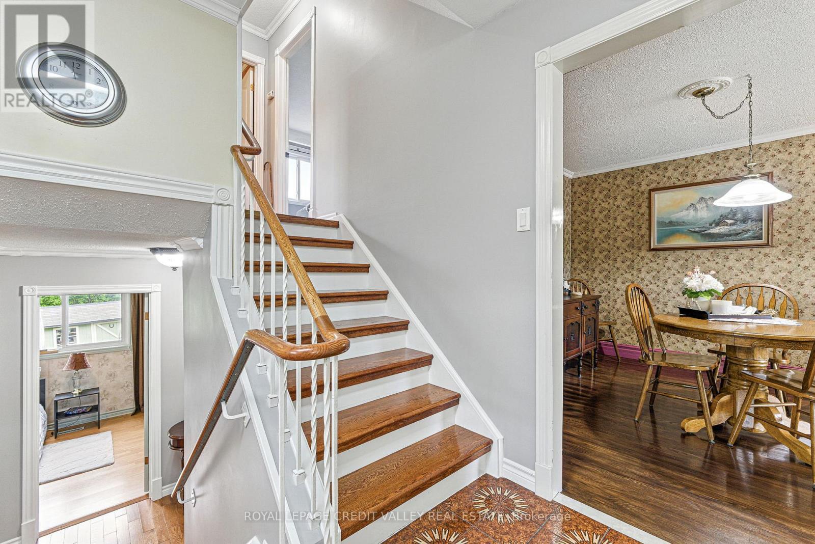 












74 ROSEVILLE DRIVE

,
Brampton,




Ontario
L6Y2G8


