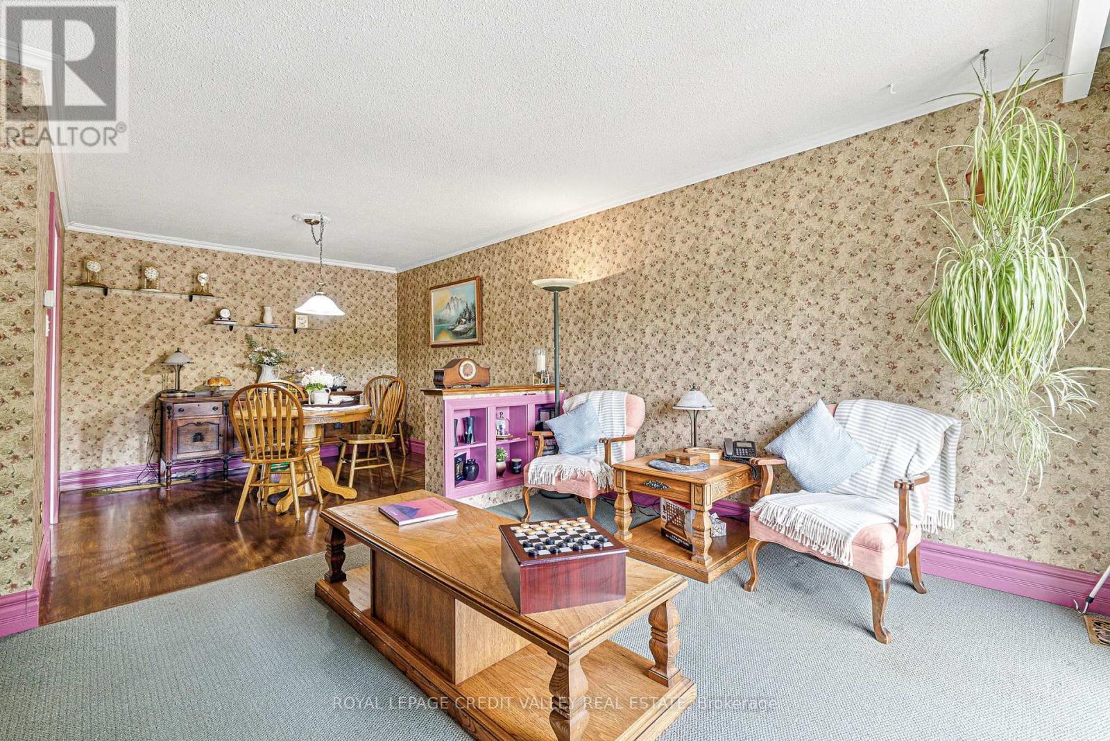 












74 ROSEVILLE DRIVE

,
Brampton,




Ontario
L6Y2G8

