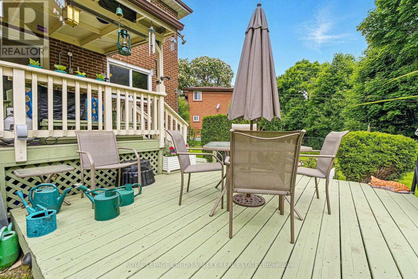 












74 ROSEVILLE DRIVE

,
Brampton,




Ontario
L6Y2G8

