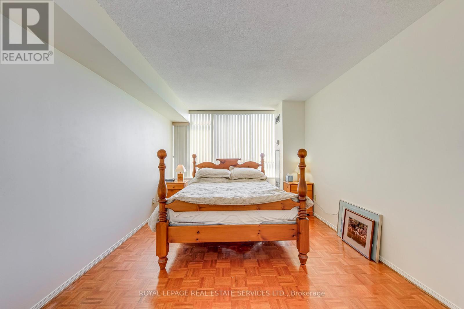 












2111 - 3605 KARIYA DRIVE

,
Mississauga,




Ontario
L5B3J4

