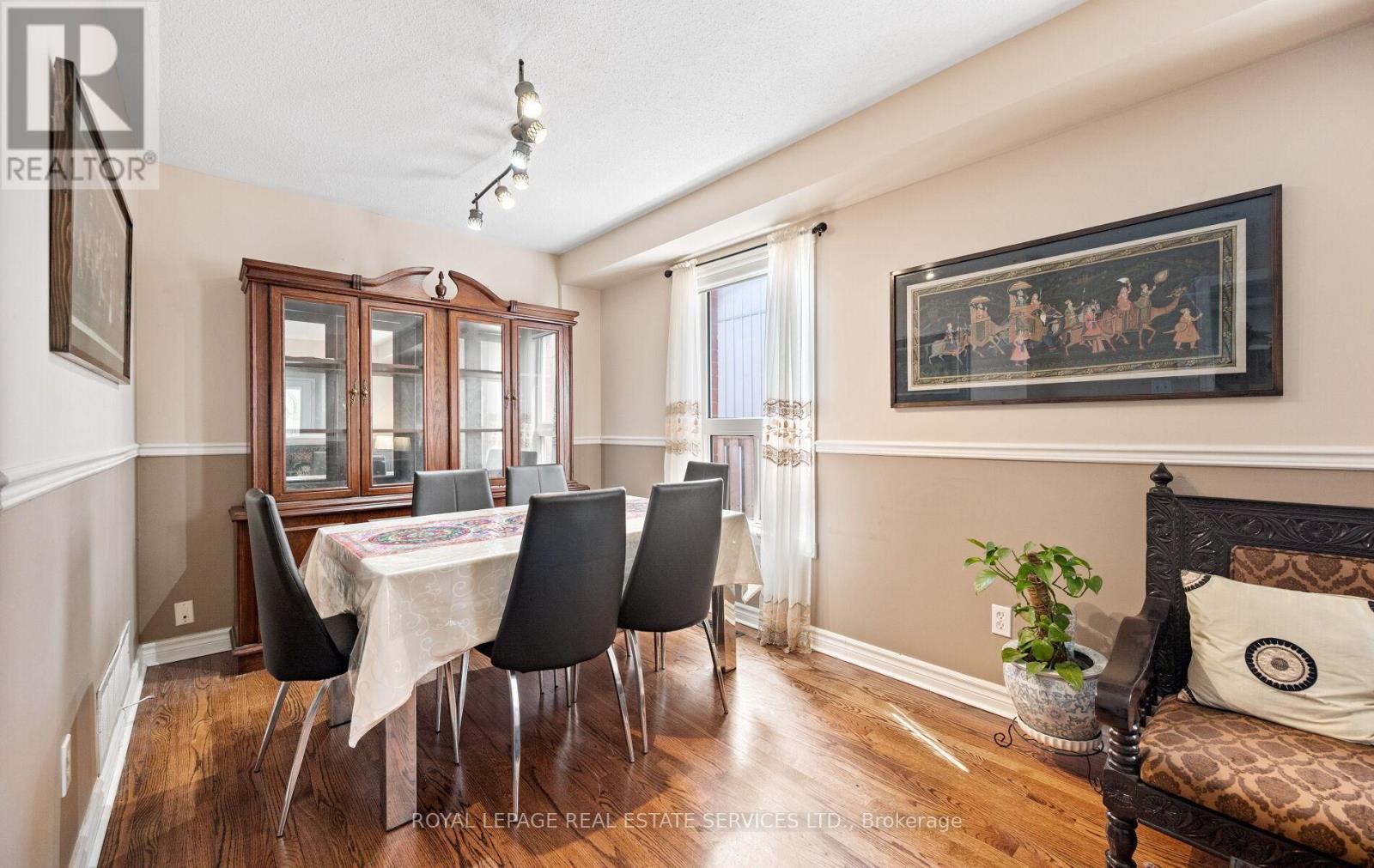 












812 GOLDEN FARMER WAY

,
Mississauga,




Ontario
L5W1A7


