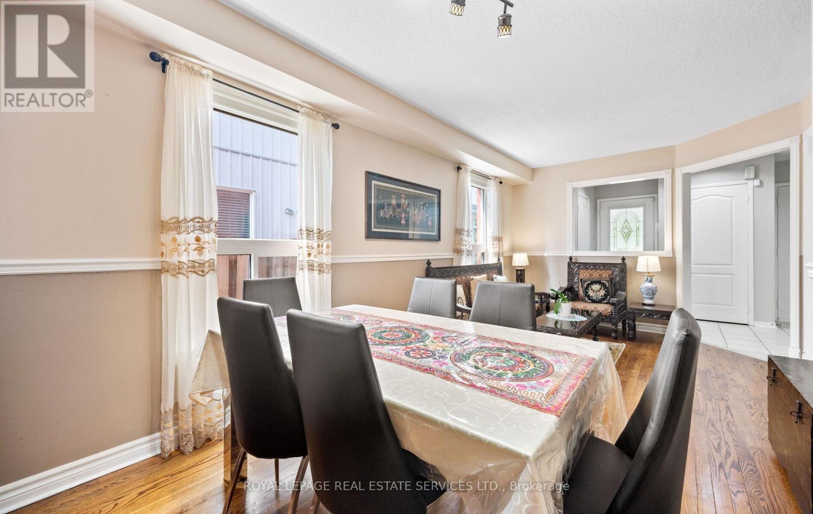 












812 GOLDEN FARMER WAY

,
Mississauga,




Ontario
L5W1A7

