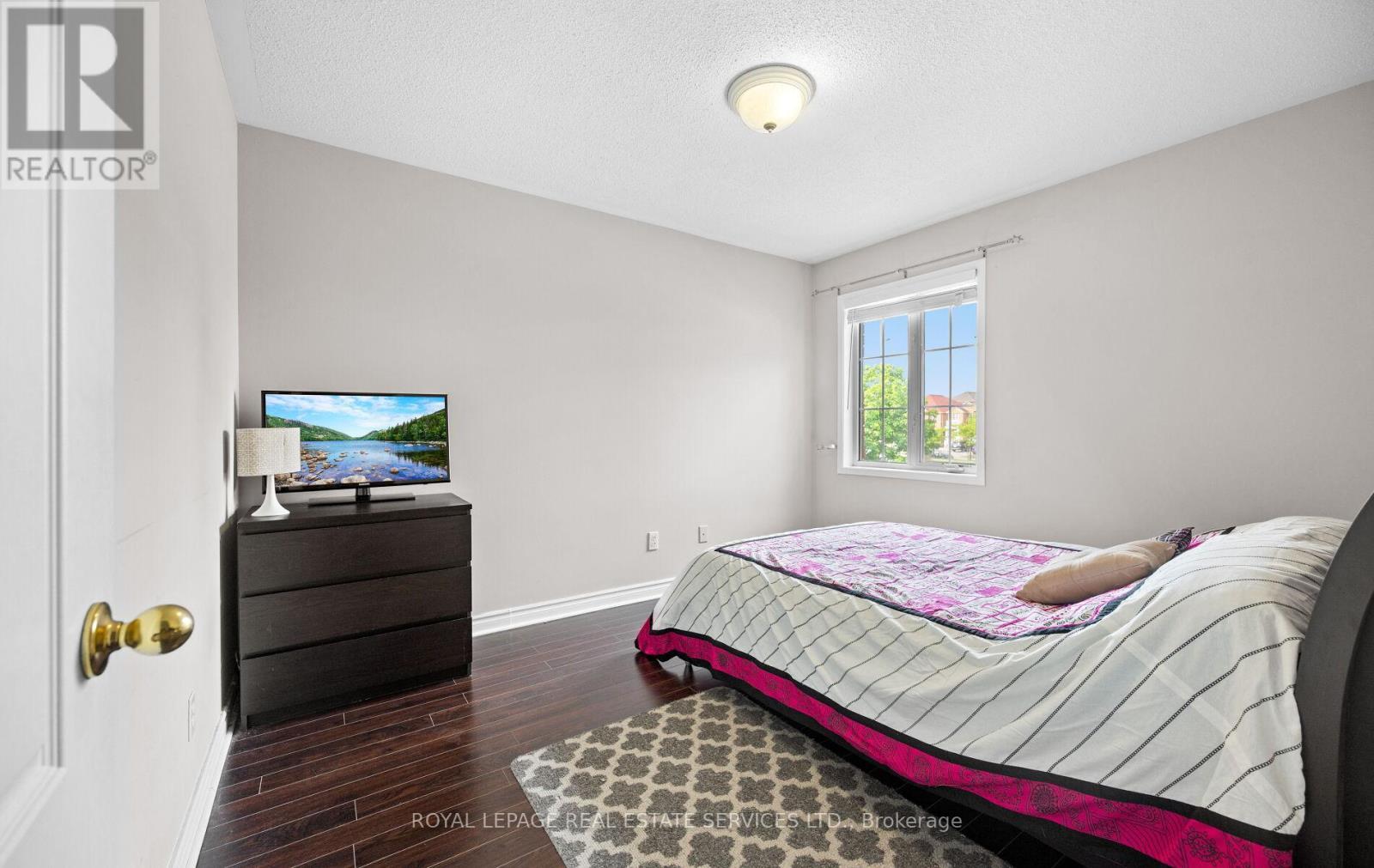 












812 GOLDEN FARMER WAY

,
Mississauga,




Ontario
L5W1A7

