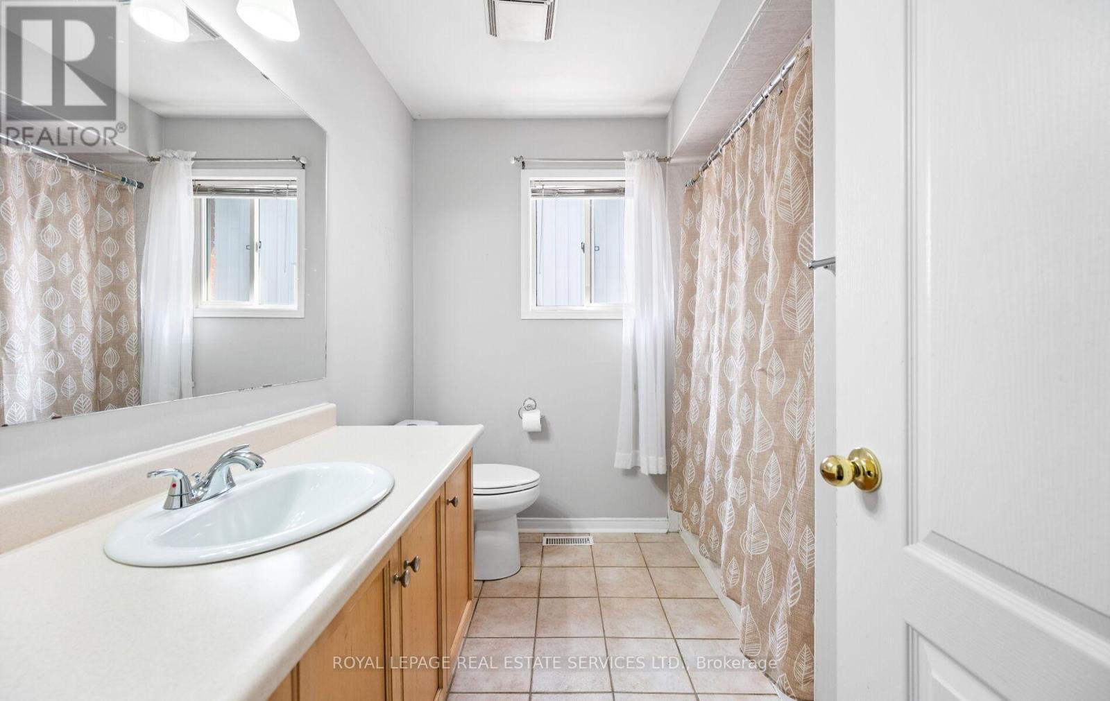 












812 GOLDEN FARMER WAY

,
Mississauga,




Ontario
L5W1A7

