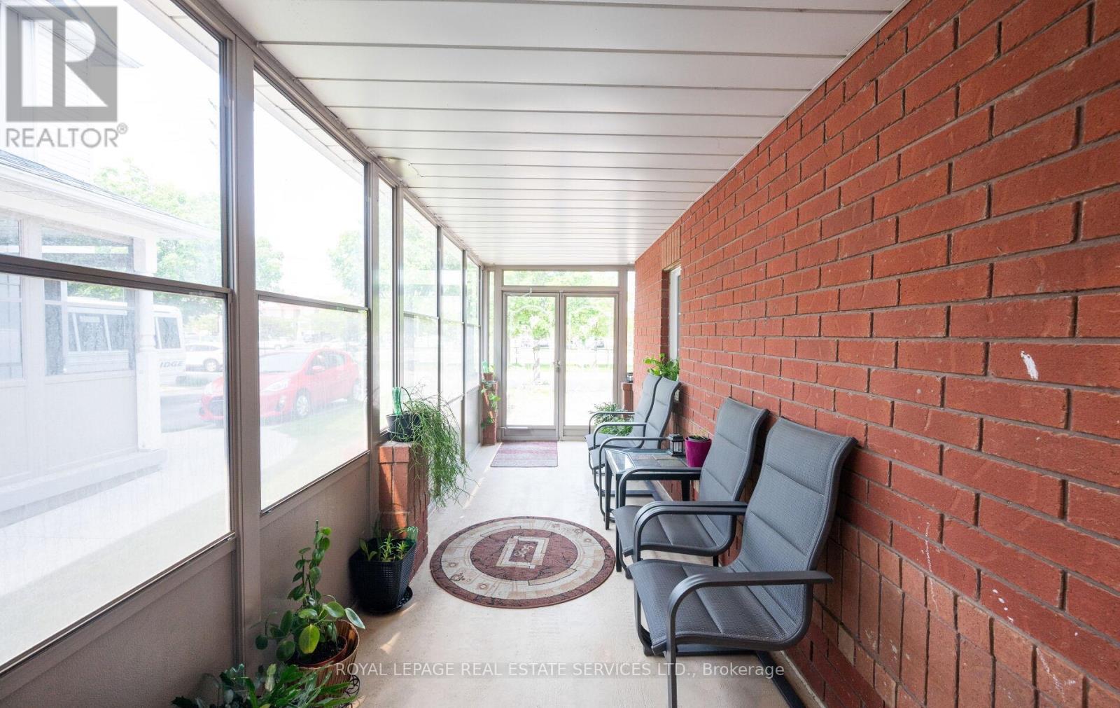 












812 GOLDEN FARMER WAY

,
Mississauga,




Ontario
L5W1A7

