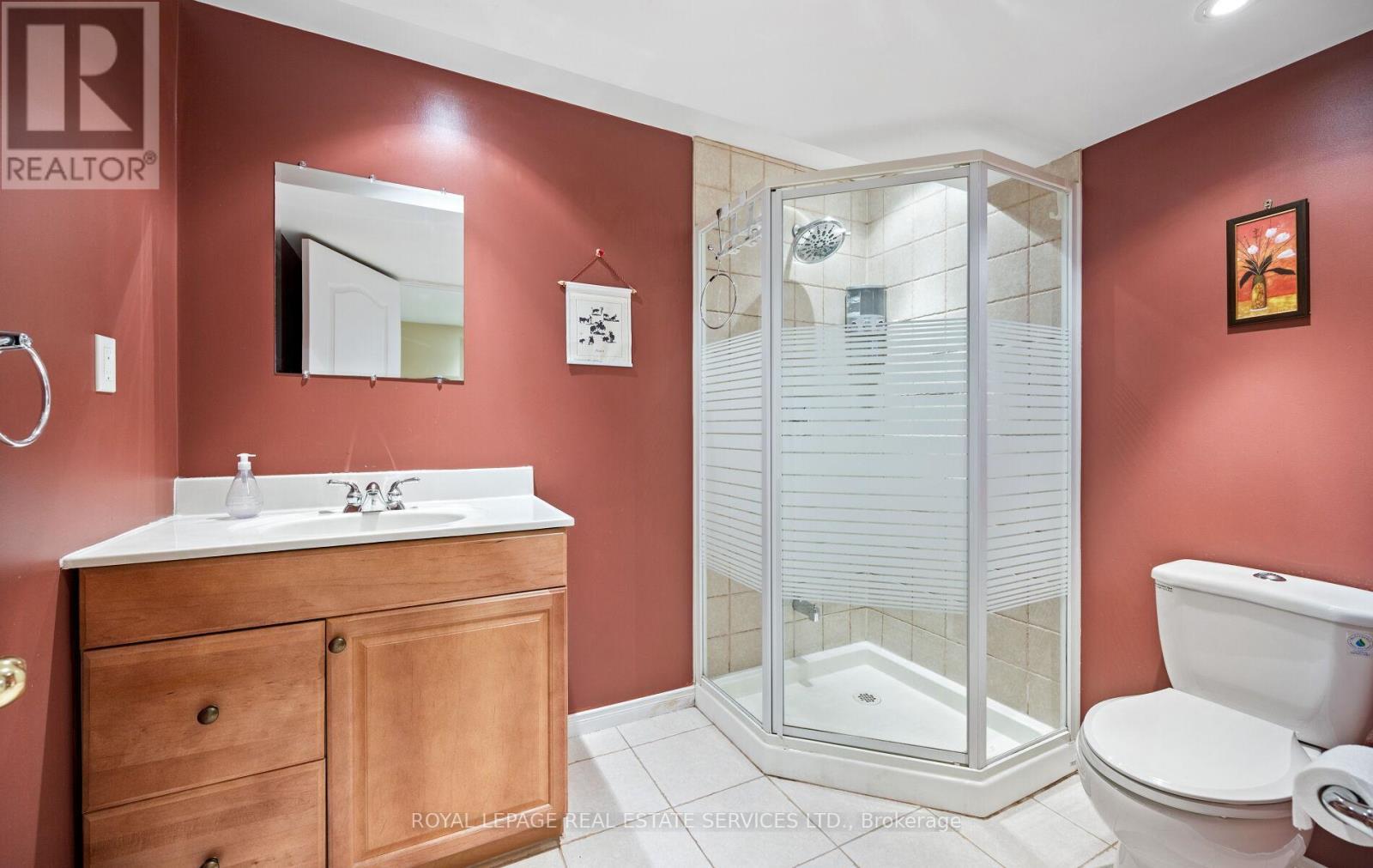 












812 GOLDEN FARMER WAY

,
Mississauga,




Ontario
L5W1A7

