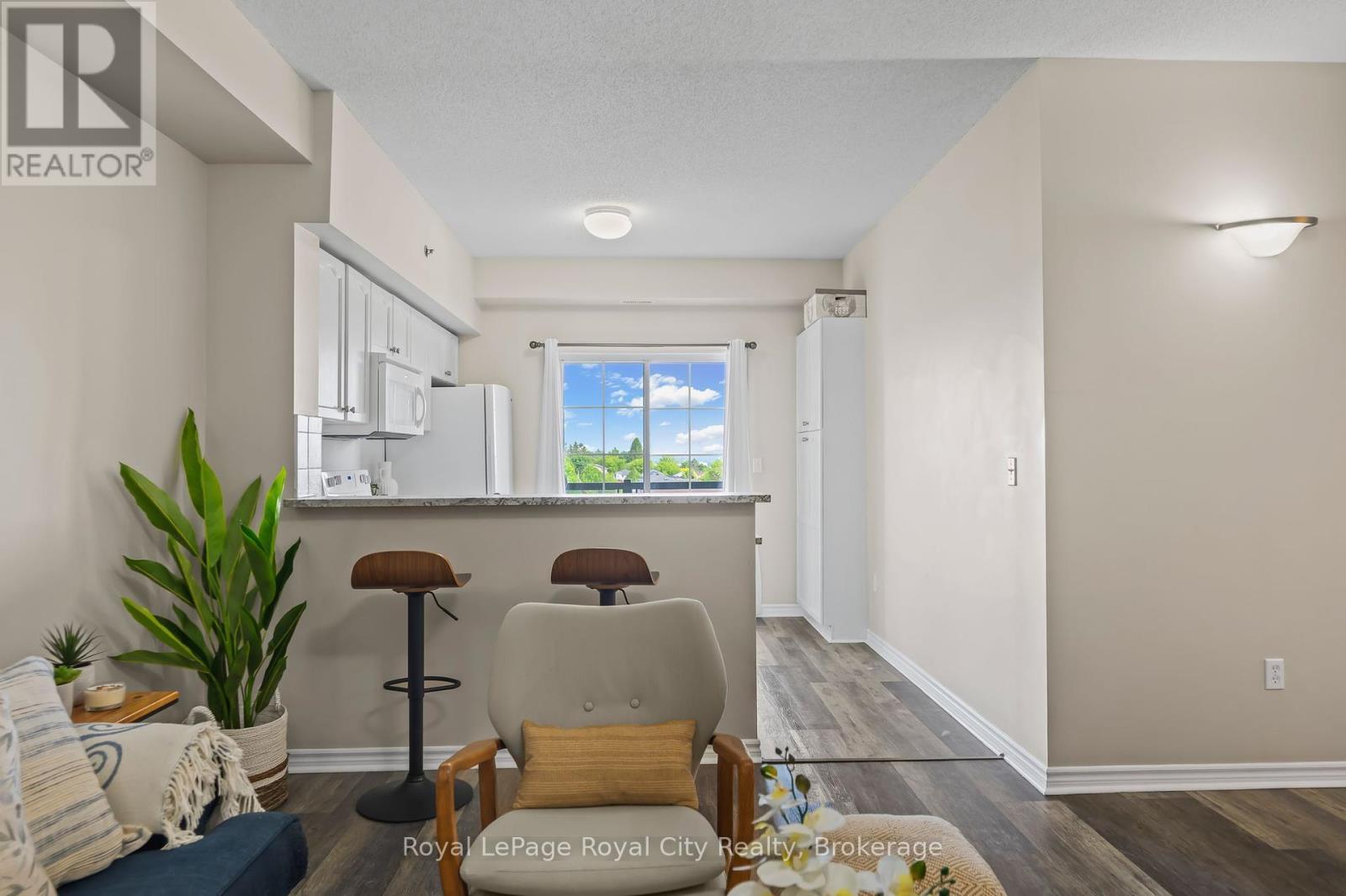 












408 - 308 WATSON PARKWAY N

,
Guelph (Grange Road),




Ontario
N1E0G7


