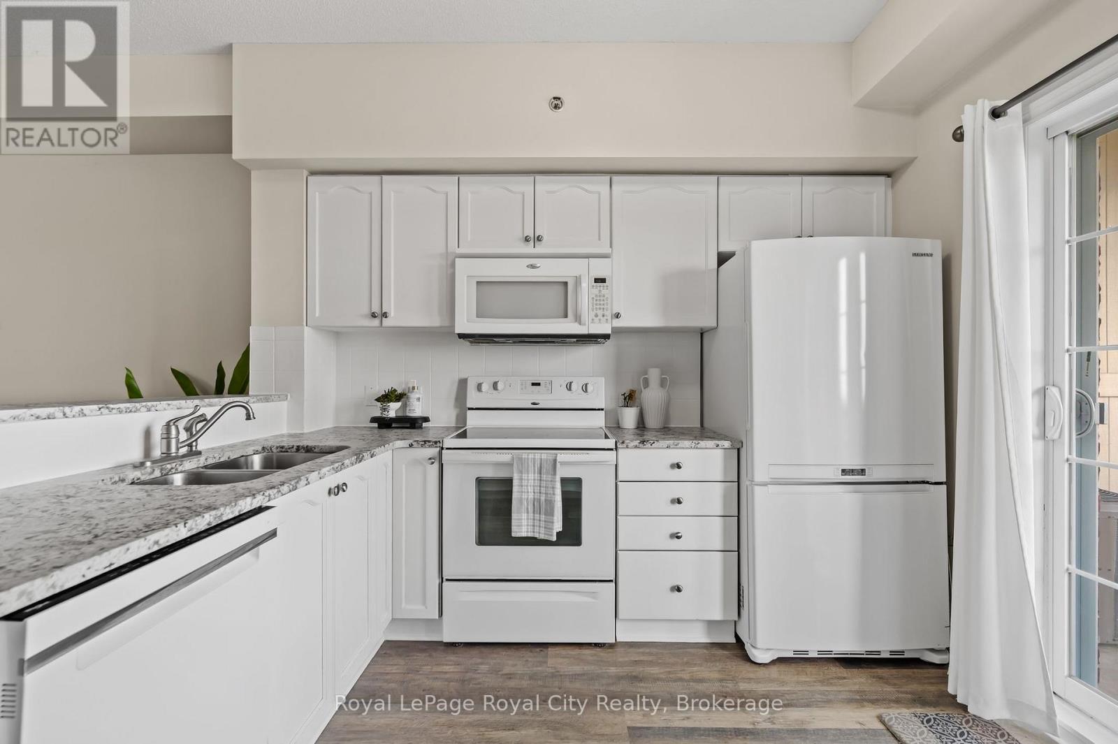 












408 - 308 WATSON PARKWAY N

,
Guelph (Grange Road),




Ontario
N1E0G7

