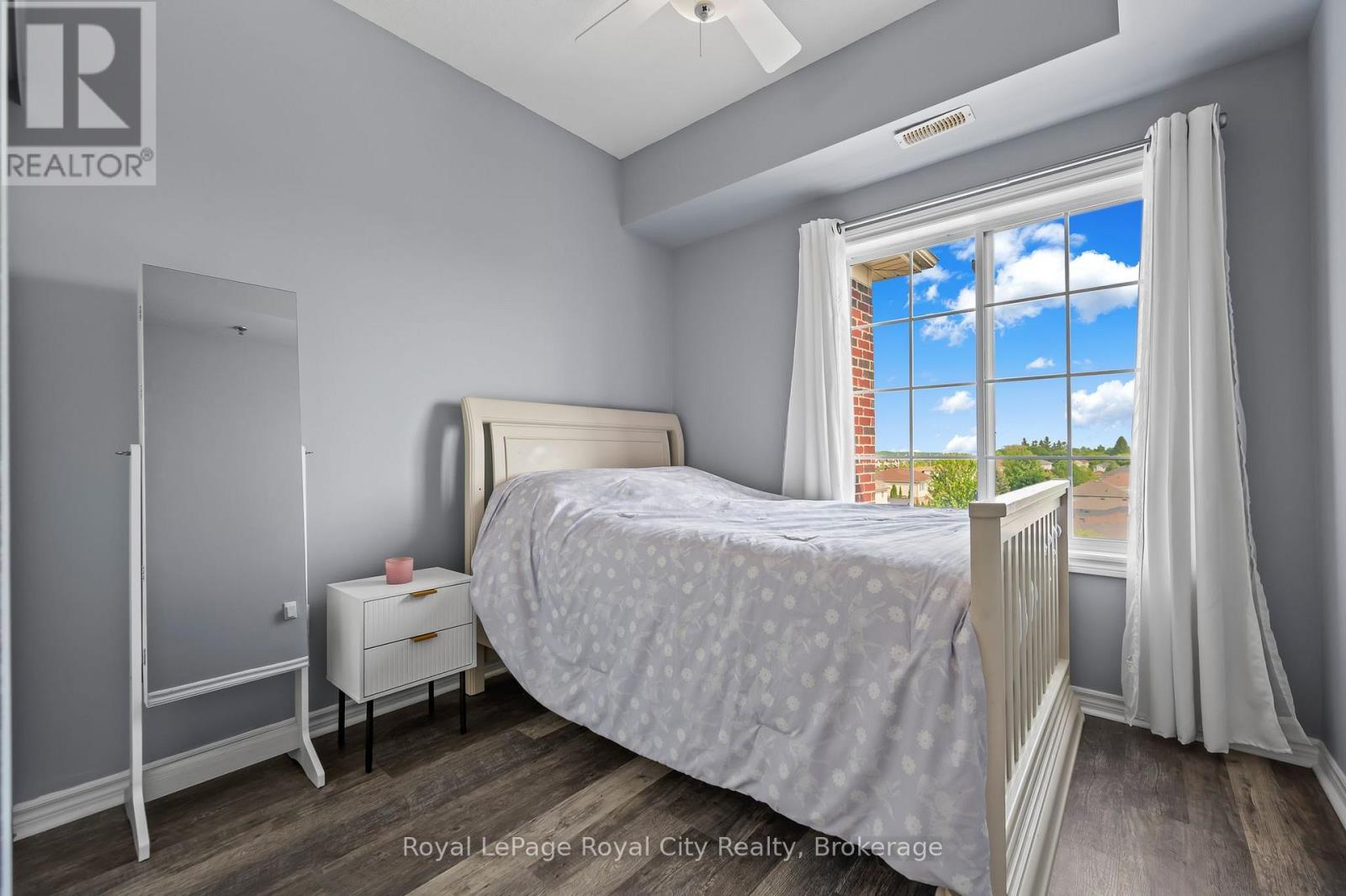 












408 - 308 WATSON PARKWAY N

,
Guelph (Grange Road),




Ontario
N1E0G7

