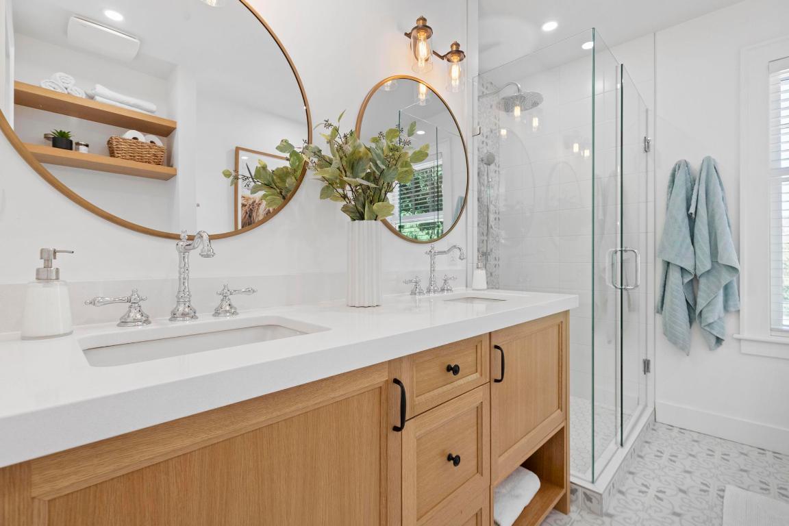 









1001


Lawrence

Avenue,
Kelowna,




BC
V1Y 6M3

