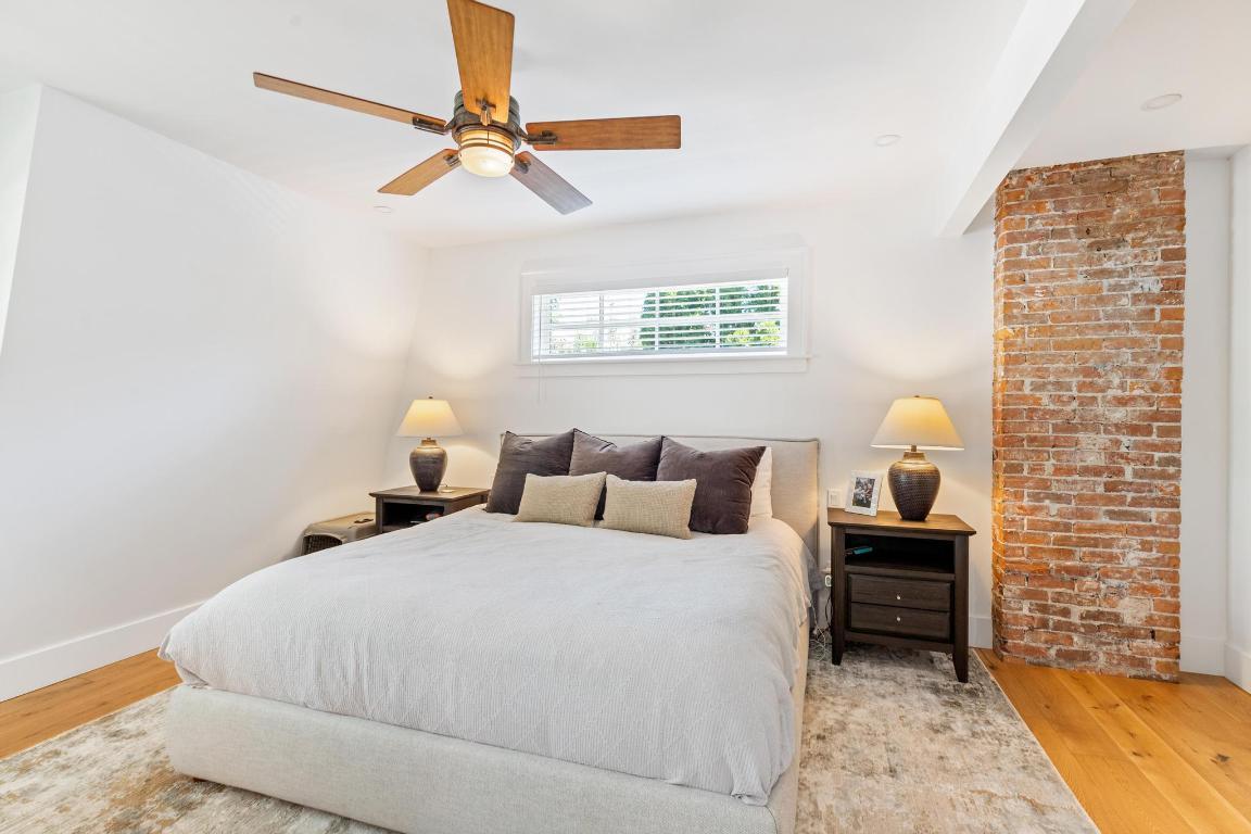 









1001


Lawrence

Avenue,
Kelowna,




BC
V1Y 6M3

