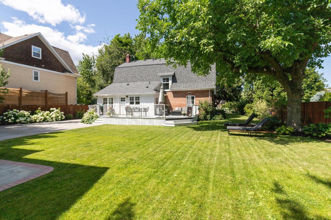 









1001


Lawrence

Avenue,
Kelowna,




BC
V1Y 6M3


