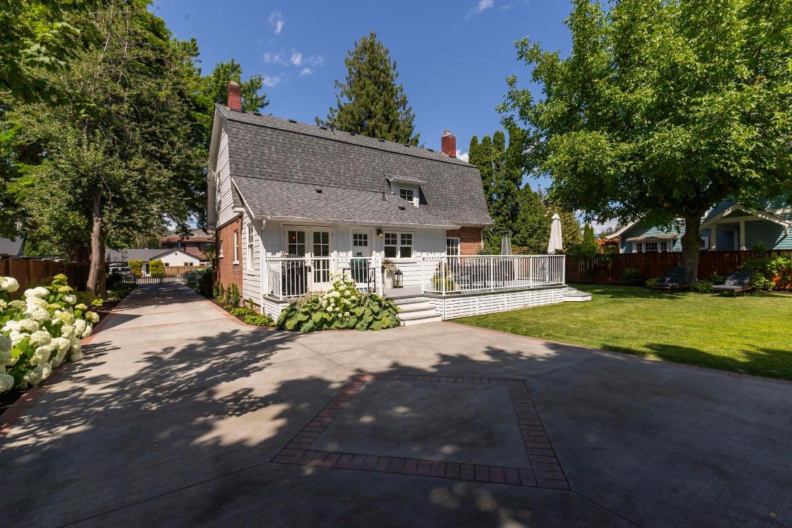 









1001


Lawrence

Avenue,
Kelowna,




BC
V1Y 6M3

