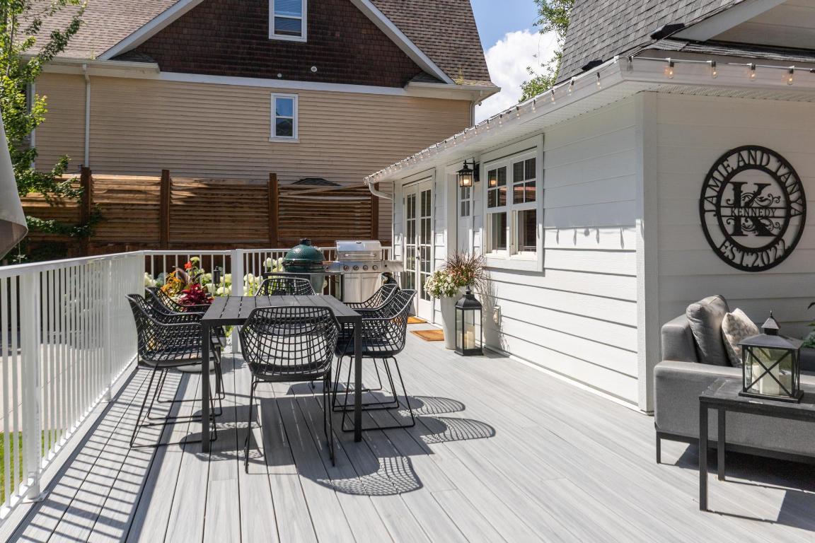 









1001


Lawrence

Avenue,
Kelowna,




BC
V1Y 6M3


