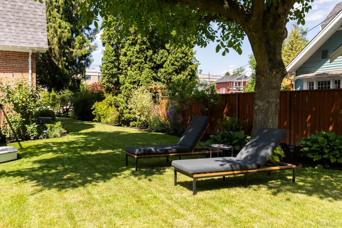 









1001


Lawrence

Avenue,
Kelowna,




BC
V1Y 6M3

