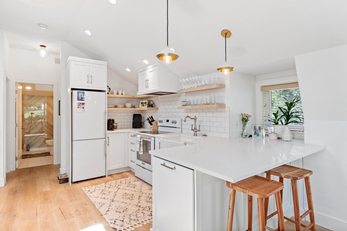 









1001


Lawrence

Avenue,
Kelowna,




BC
V1Y 6M3

