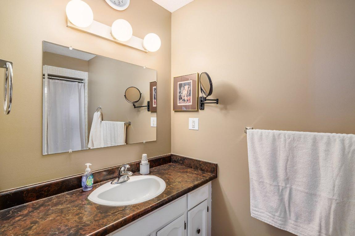 









3070


Thacker

Drive,
West Kelowna,




BC
V1Z 2V1

