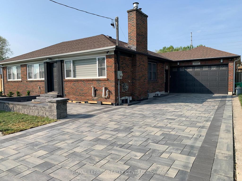 









2552


Whaley

Drive, Lower,
Mississauga,




ON
L5B 1X2

