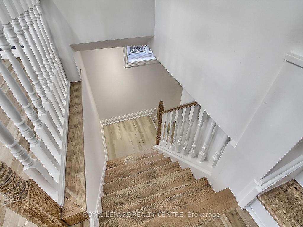 









2552


Whaley

Drive, Lower,
Mississauga,




ON
L5B 1X2

