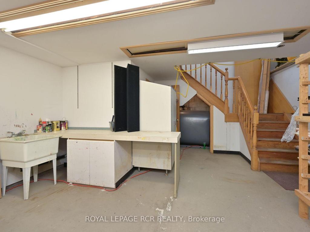









47


Victoria

Street West,
New Tecumseth,




ON
L9R 1T1


