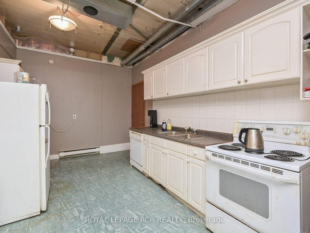 









47


Victoria

Street West,
New Tecumseth,




ON
L9R 1T1

