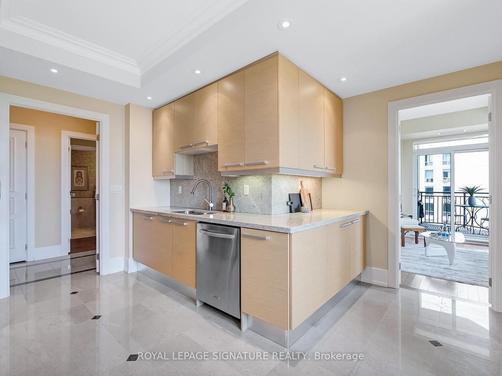 









662


Sheppard

Avenue East, 1704,
Toronto,




ON
M2K 3E6

