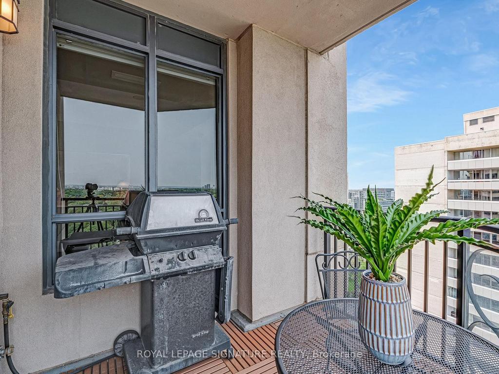 









662


Sheppard

Avenue East, 1704,
Toronto,




ON
M2K 3E6

