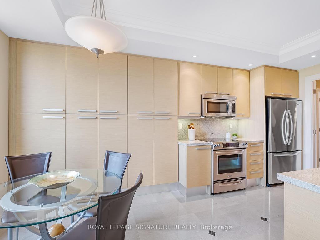 









662


Sheppard

Avenue East, 1704,
Toronto,




ON
M2K 3E6

