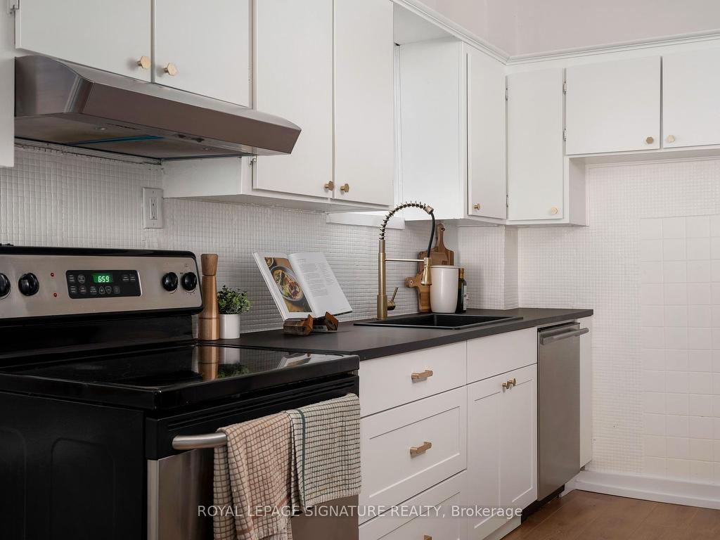 









136


Montrose

Avenue,
Toronto,




ON
M6J 2T7

