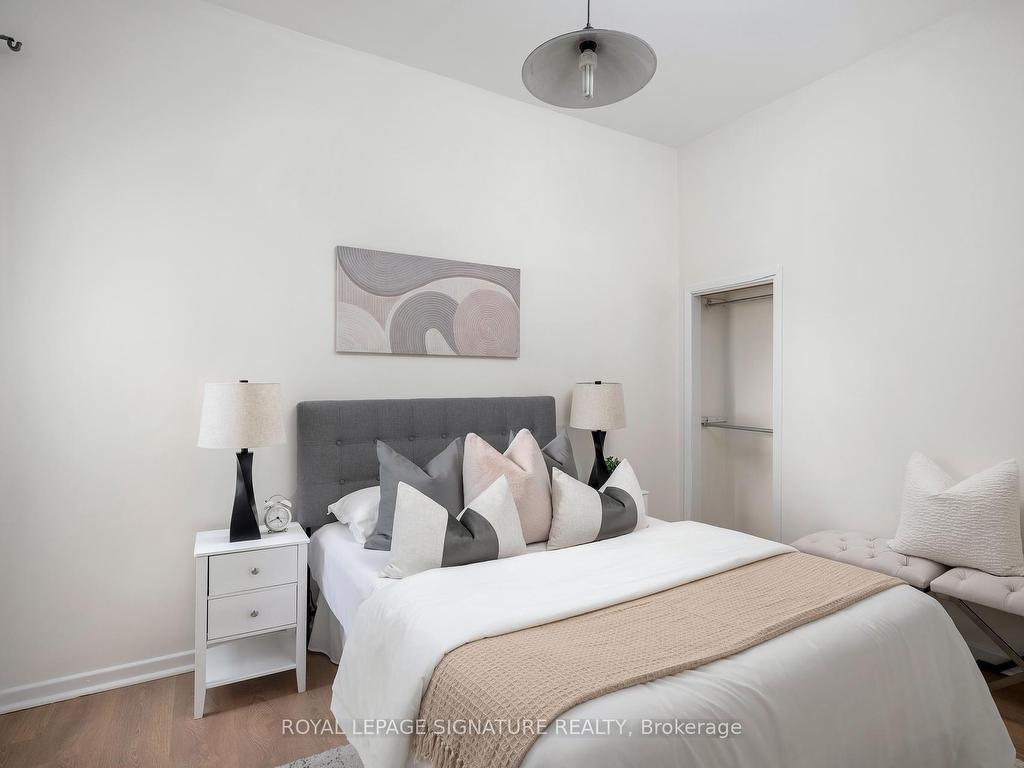 









136


Montrose

Avenue,
Toronto,




ON
M6J 2T7

