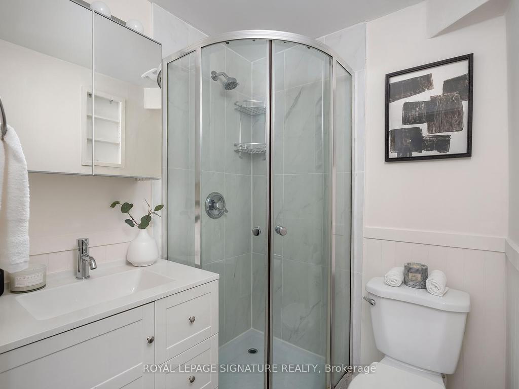 









136


Montrose

Avenue,
Toronto,




ON
M6J 2T7

