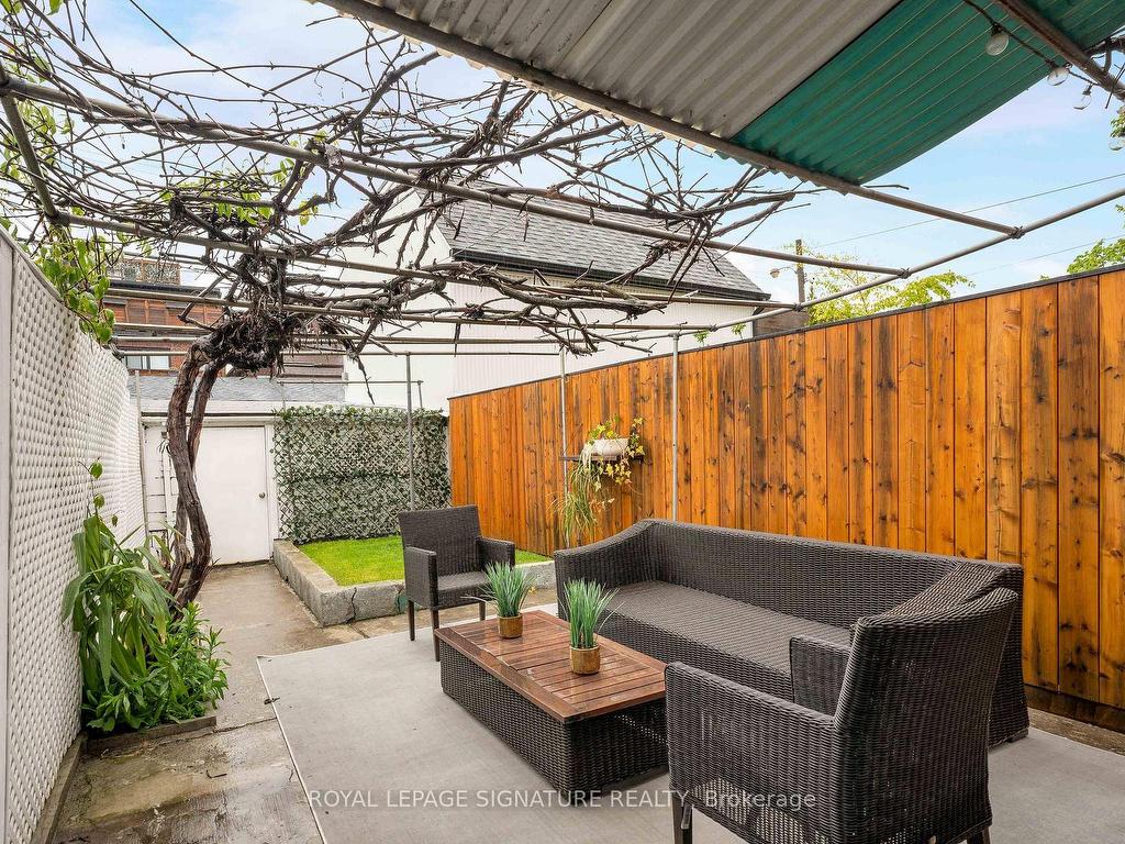 









136


Montrose

Avenue,
Toronto,




ON
M6J 2T7

