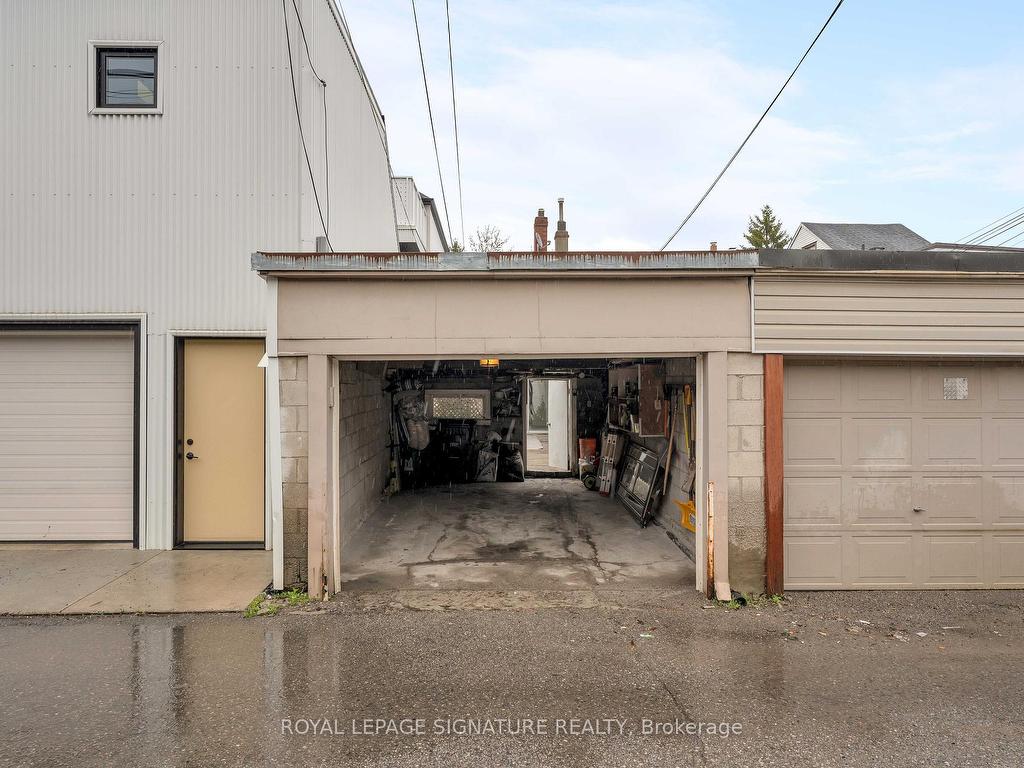 









136


Montrose

Avenue,
Toronto,




ON
M6J 2T7

