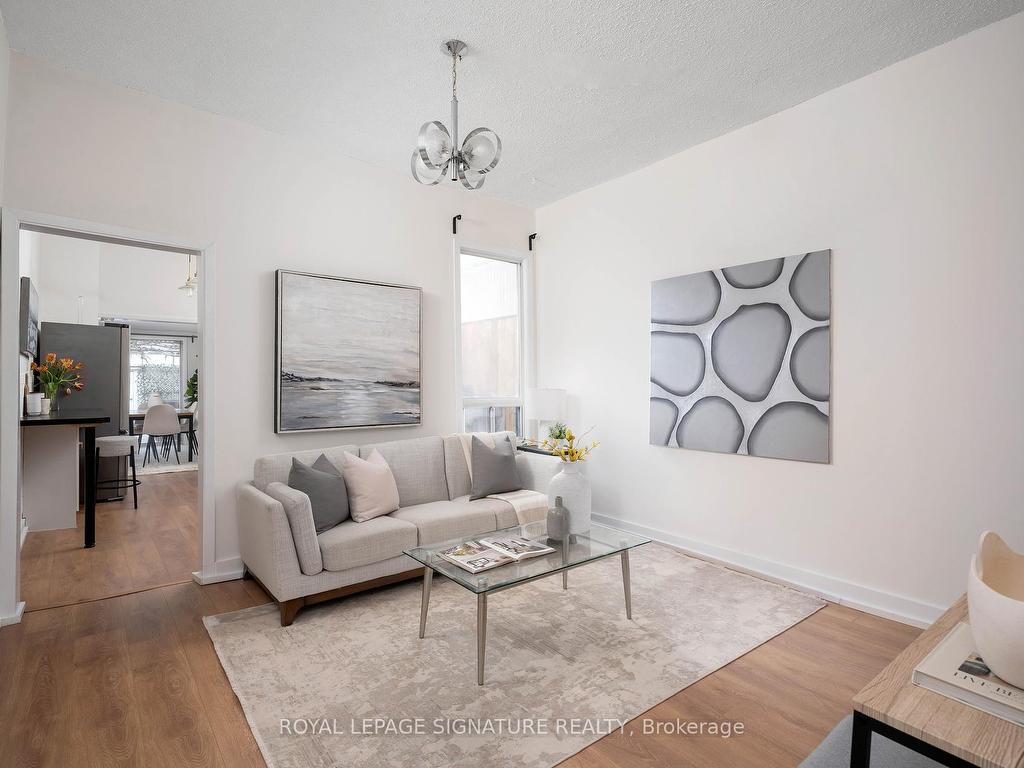 









136


Montrose

Avenue,
Toronto,




ON
M6J 2T7

