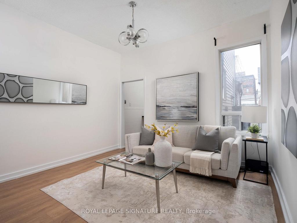 









136


Montrose

Avenue,
Toronto,




ON
M6J 2T7

