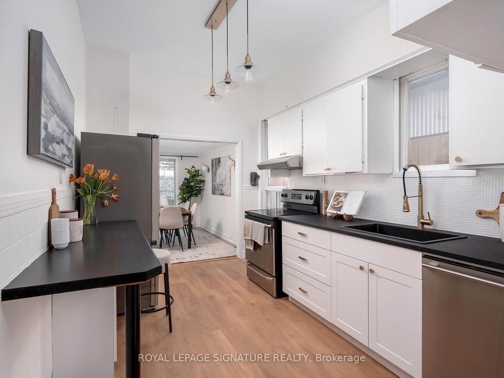 









136


Montrose

Avenue,
Toronto,




ON
M6J 2T7

