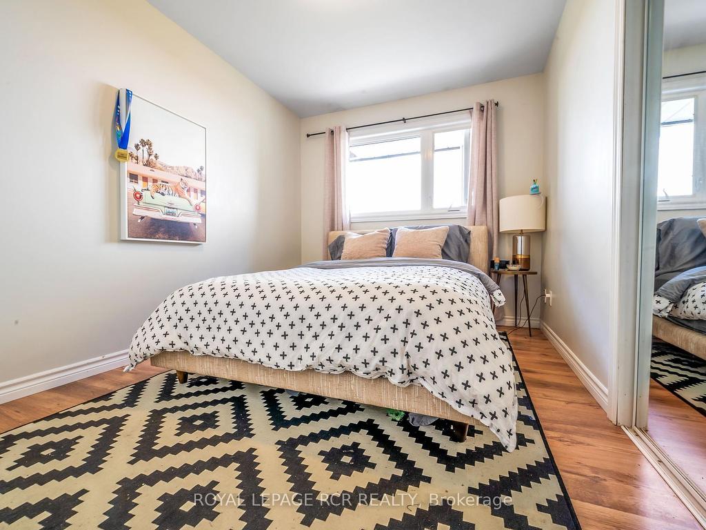 









73


Elizabeth

Street, Upper,
Orangeville,




ON
L9W 1C7

