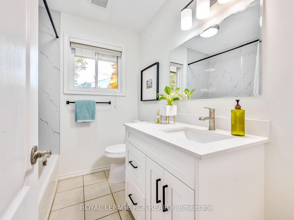 









73


Elizabeth

Street, Upper,
Orangeville,




ON
L9W 1C7

