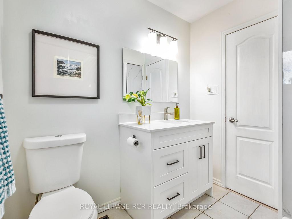 









73


Elizabeth

Street, Upper,
Orangeville,




ON
L9W 1C7

